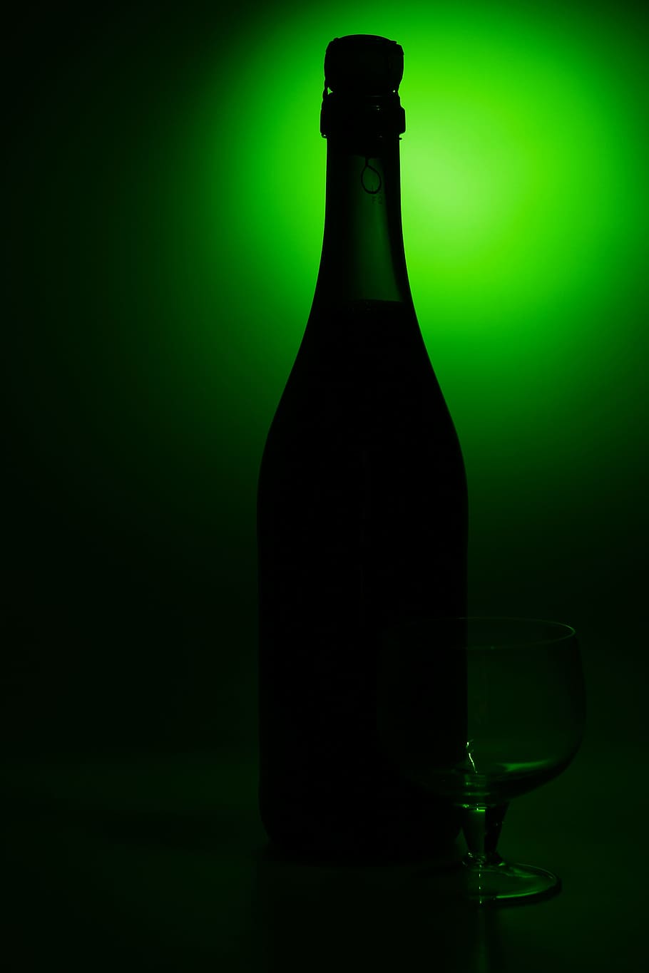 bottle, champagne, drink, effect, light, nobody, objects, shot HD wallpaper