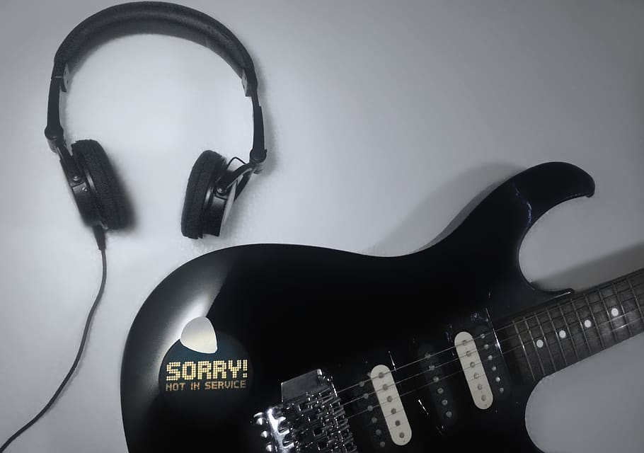 electric guitar, musics, headphone, black and white, bw, monochrome, HD wallpaper