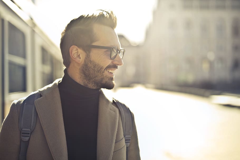 Shallow Focus Photography of Man Wearing Eyeglasses, backlight HD wallpaper