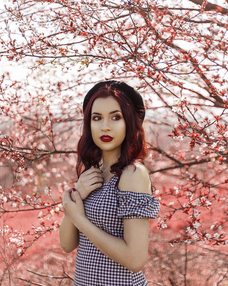 woman under red tree, portrait, one person, looking at camera HD wallpaper