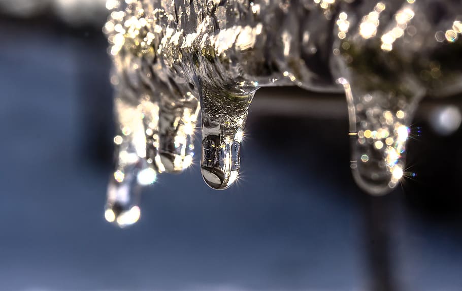 Water Drops, blur, bright, close-up, cold, crystal, drip, zing HD wallpaper