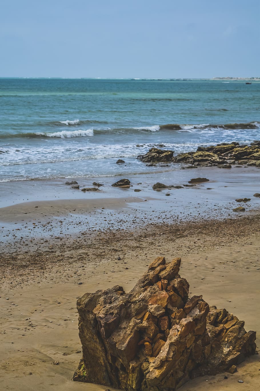 pakistan, hawke's bay, karachi, boulder, sand, beach, oceanview, HD wallpaper