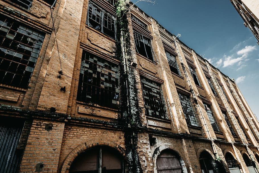 brown concrete building, city, window, brick, town, urban, high rise HD wallpaper