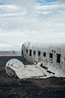 Crashed aircraft wreckage on the field, airplane, cockpit, crushed HD wallpaper
