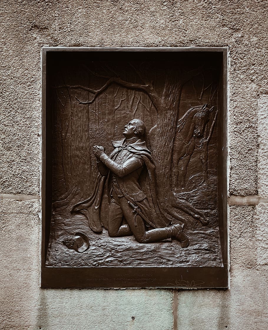 kneeling man embossed artwork, art and craft, representation HD wallpaper