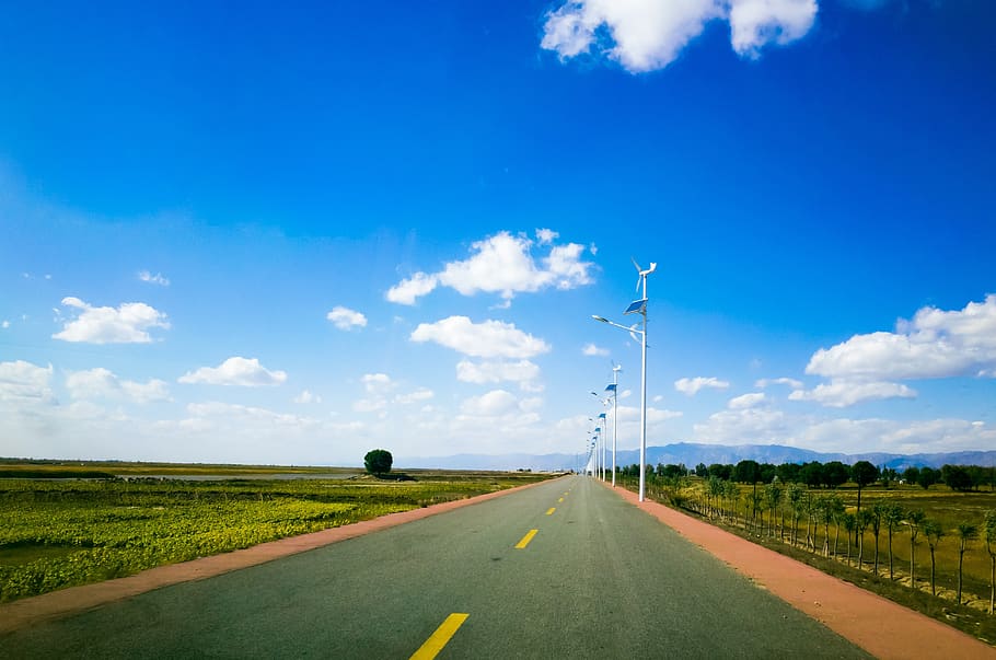 Голубые дороги. Дорога голубое небо. Фотобанк дорога голубое небо. Blue Road. Фон небо и дорога перпендикулярно.