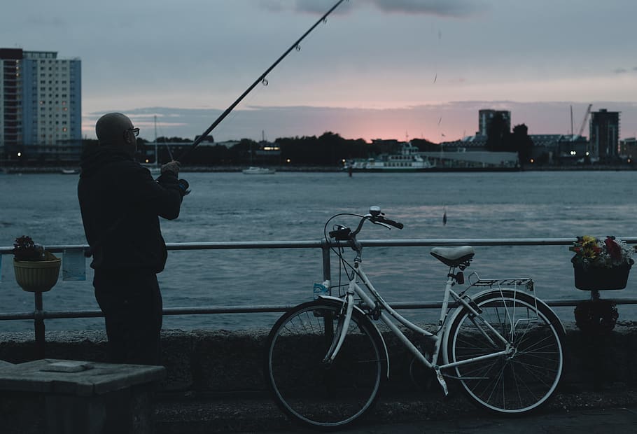 water, real people, city, bicycle, transportation, sky, activity HD wallpaper