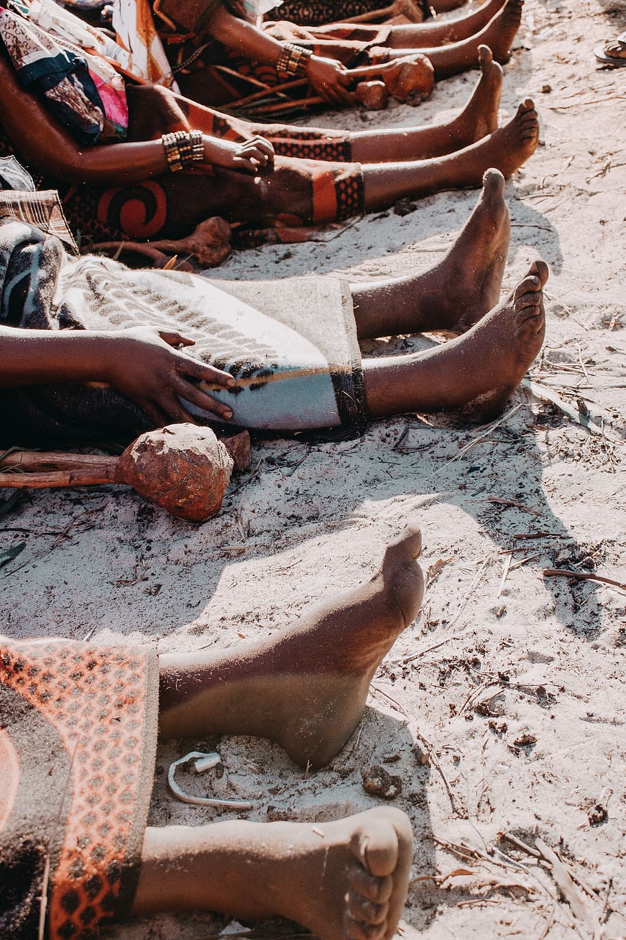 men sitting on the ground, south africa, cape town, person, human HD wallpaper
