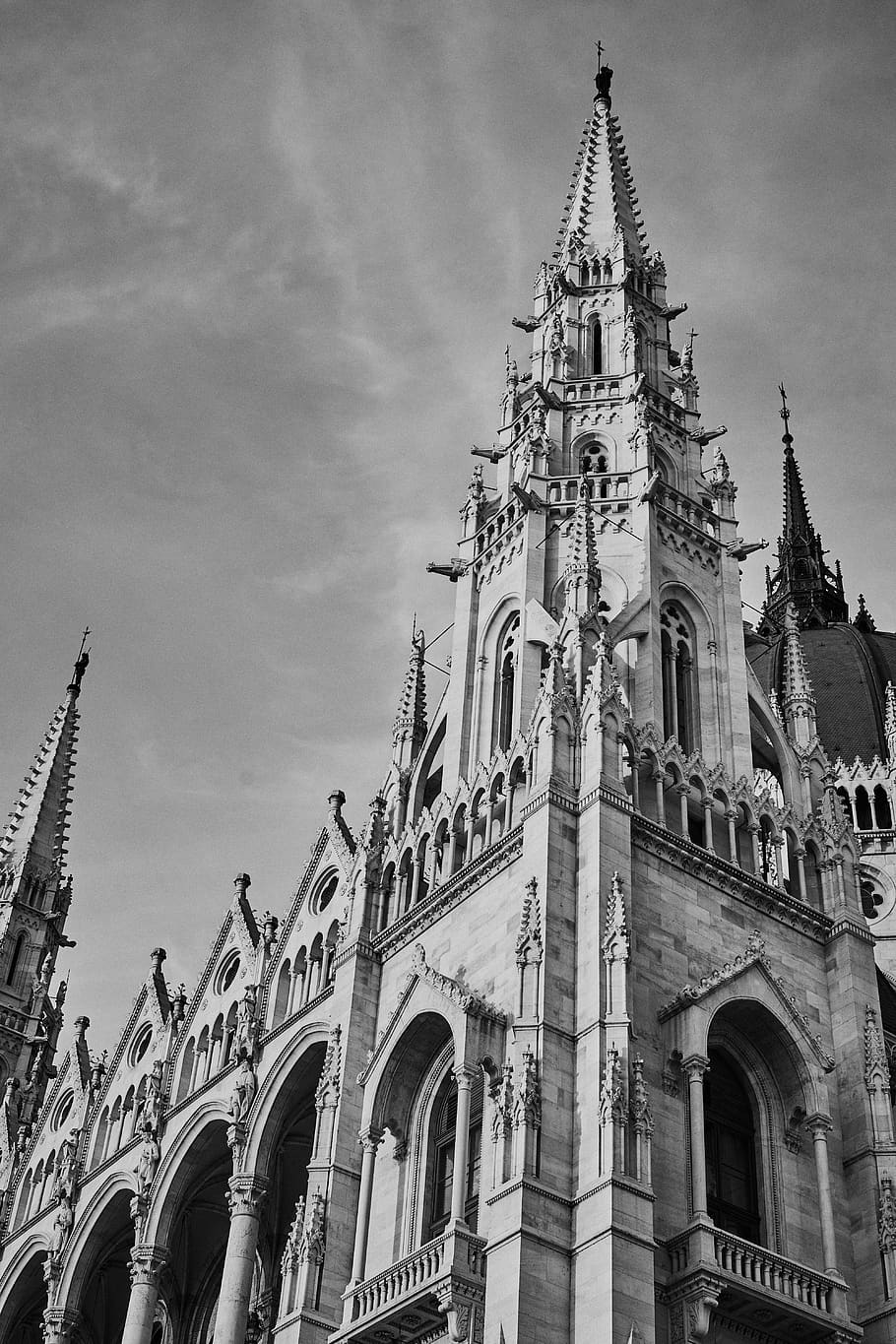 gray scale castle, building, tower, architecture, steeple, spire HD wallpaper
