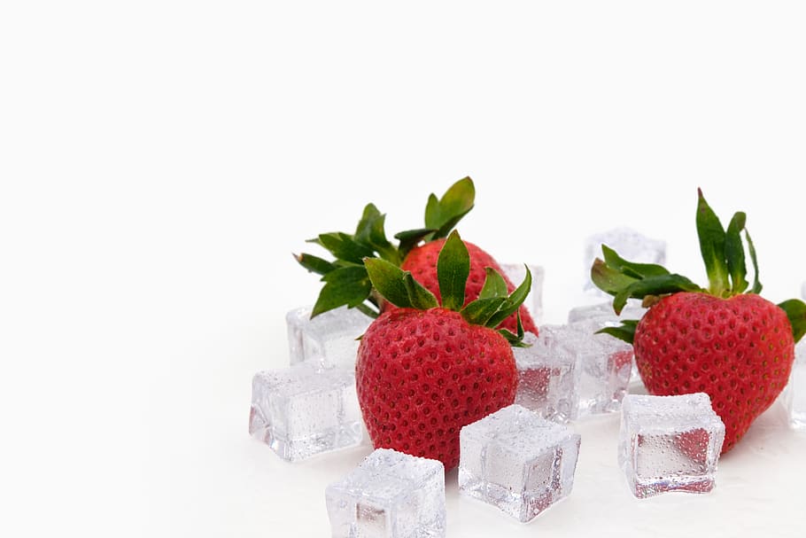 strawberries, ice, ice cubes, cool, fresh, fruits, food, eat HD wallpaper