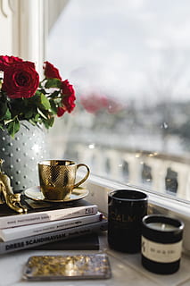 Gold cup of coffee and red roses bouqet, flowers, interior, essentials HD wallpaper