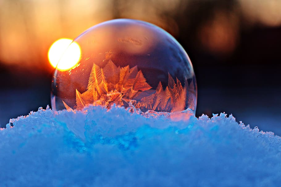 soap bubble, frozen bubble, frost bubble, ice ball, ice bubble