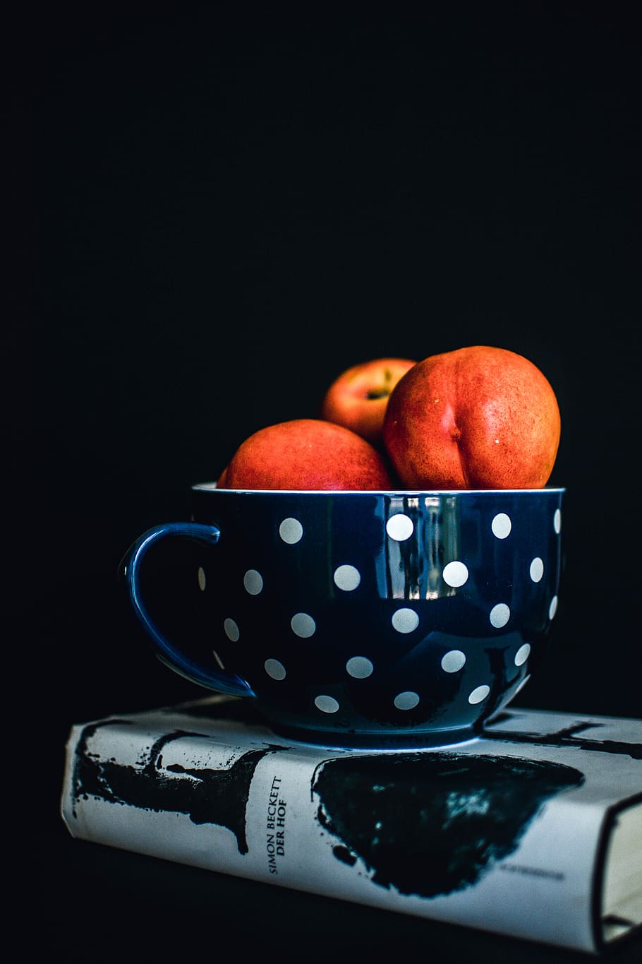 Three Red Apples on White and Black Polka-dot Mug, bright, color HD wallpaper