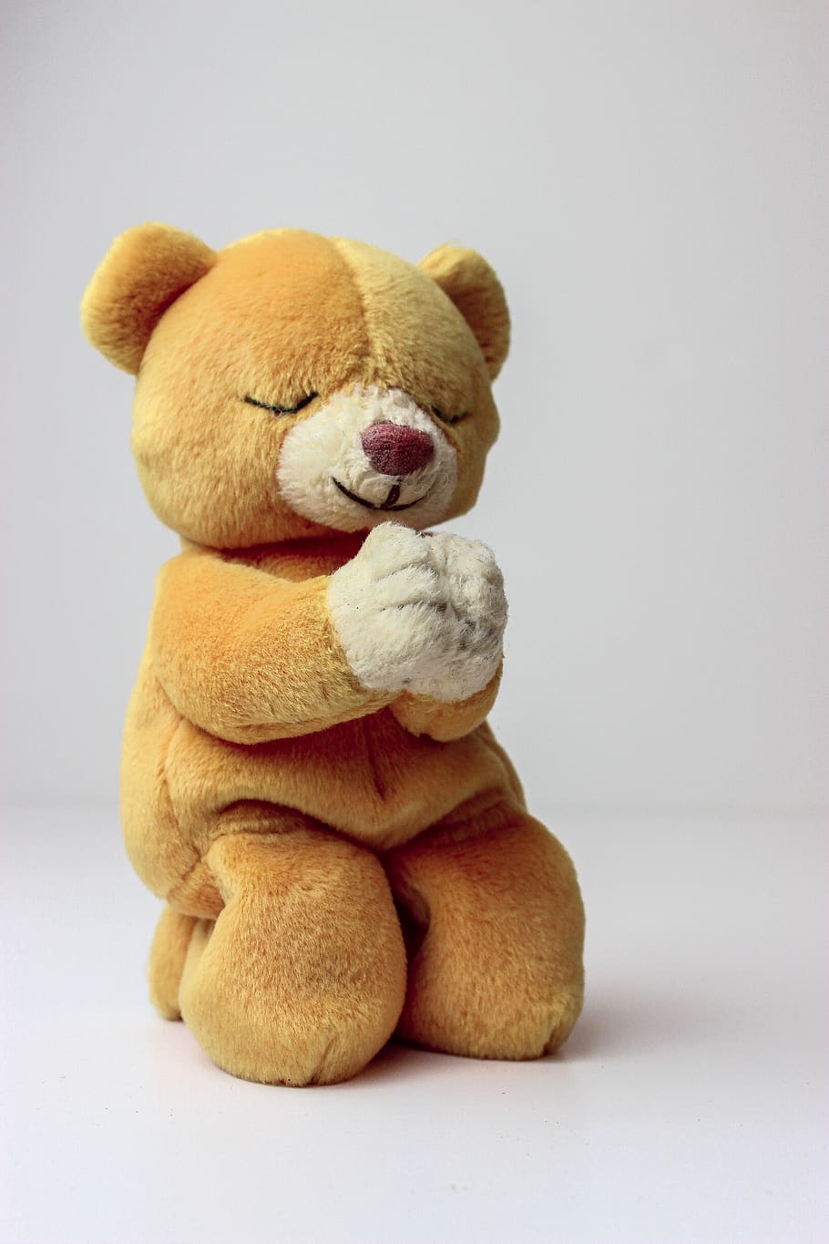 teddy bear, beanie baby, pray, praying, sweet, cute, brown, HD wallpaper