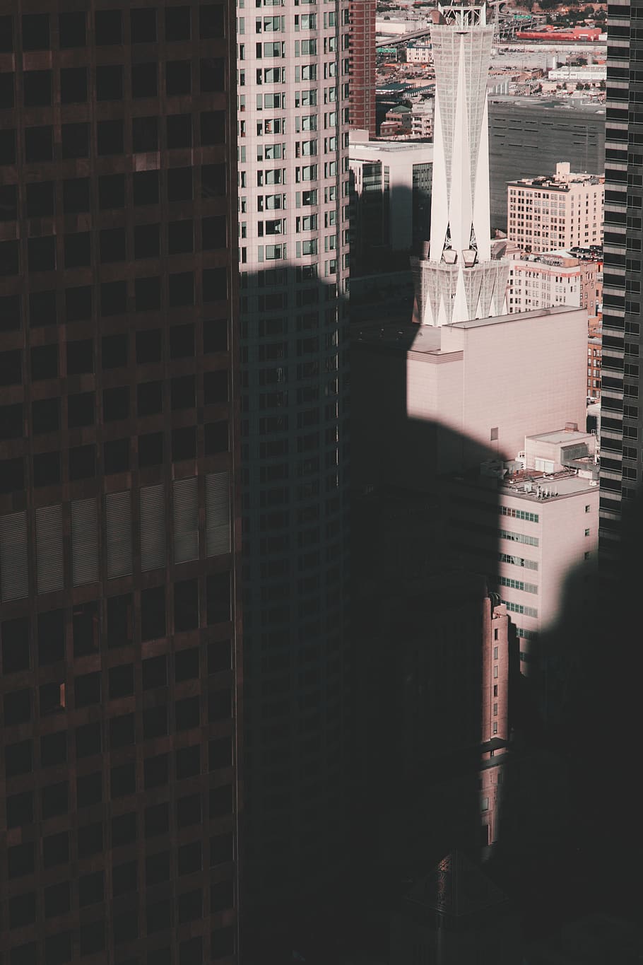 brown concrete building, office building, town, urban, metropolis HD wallpaper
