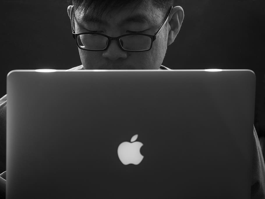 typing, computer, laptop, working, black, white, glasses, eyeglasses HD wallpaper