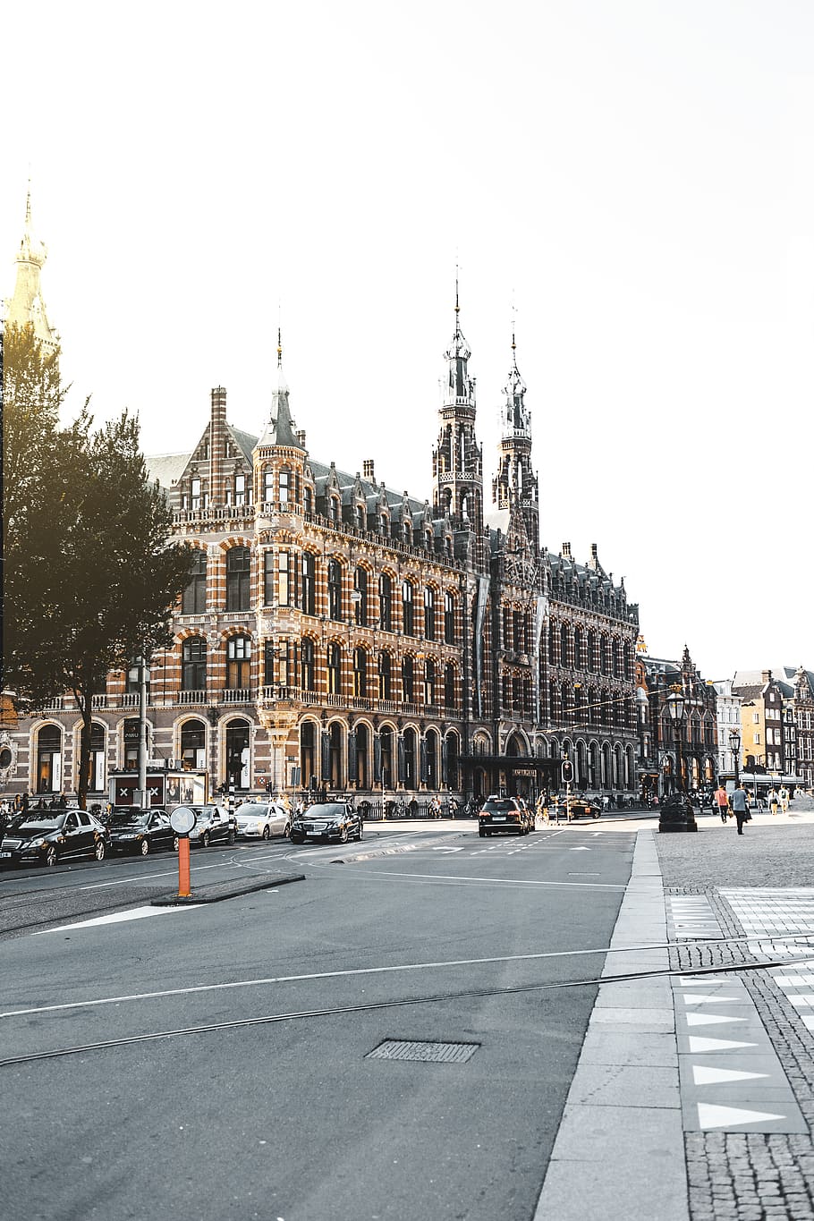 red and gray gothic building, building exterior, architecture HD wallpaper