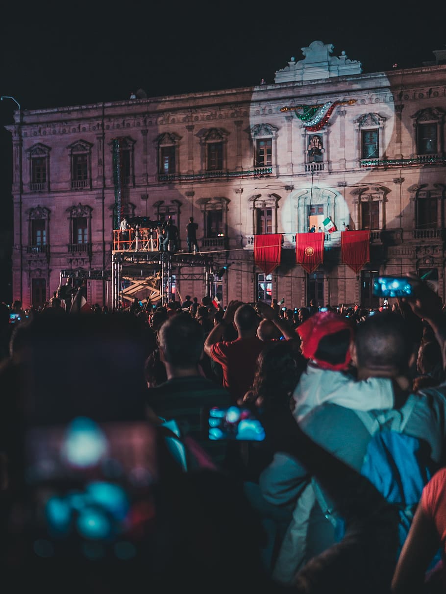 group of people having a gathering, building, crowd, light, spotlight HD wallpaper