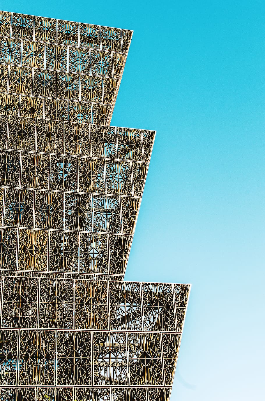 Grey Metal Tower Under Blue Sky, architecture, building, perspective HD wallpaper