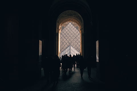 silhouette of people standing indoors, architecture, museum, crowd HD wallpaper