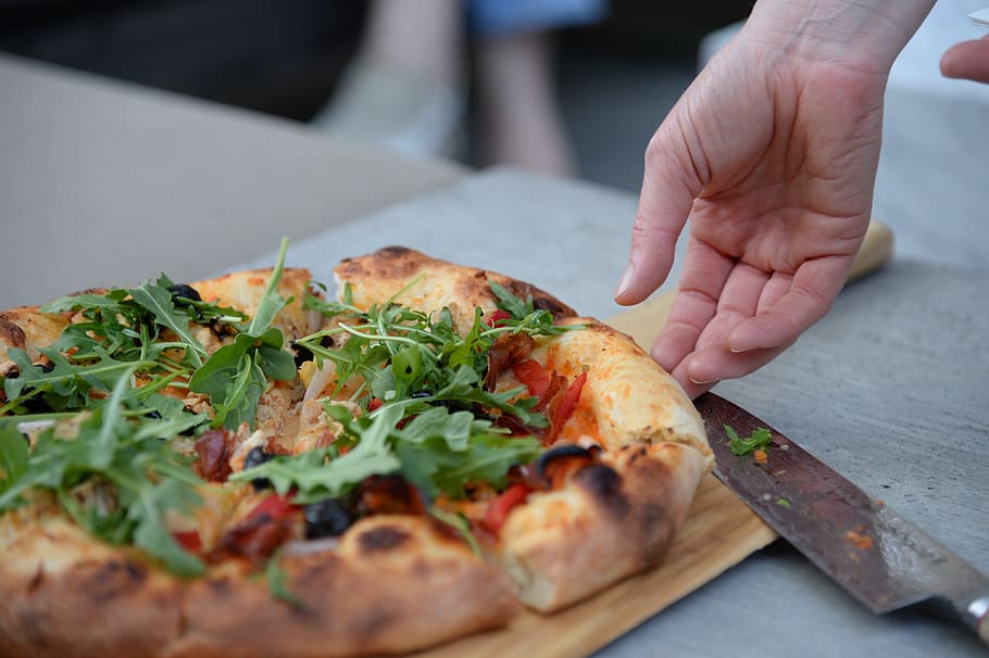 pizza, food, slice, human hand, food and drink, human body part HD wallpaper