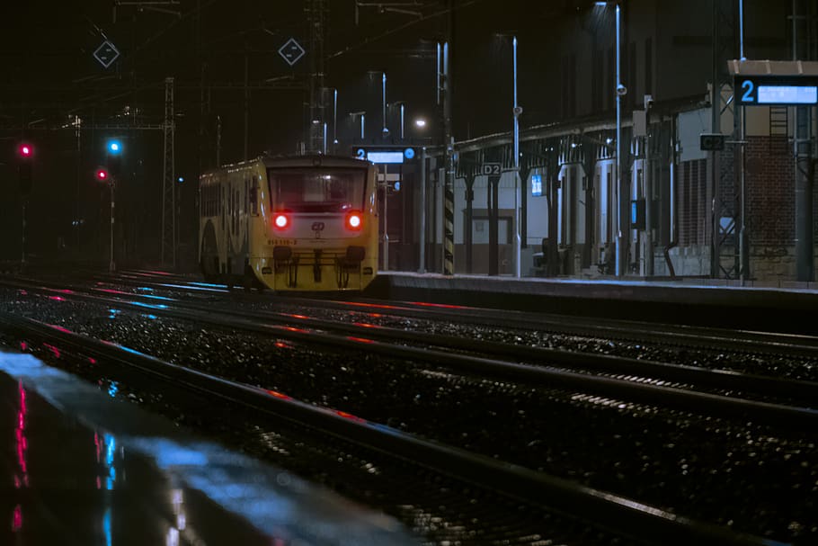 work, hard, prague, light, night light, shot, nignt photo, track HD wallpaper