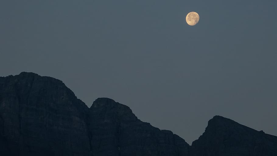 mountain under the moon, sky, space, beauty in nature, night HD wallpaper