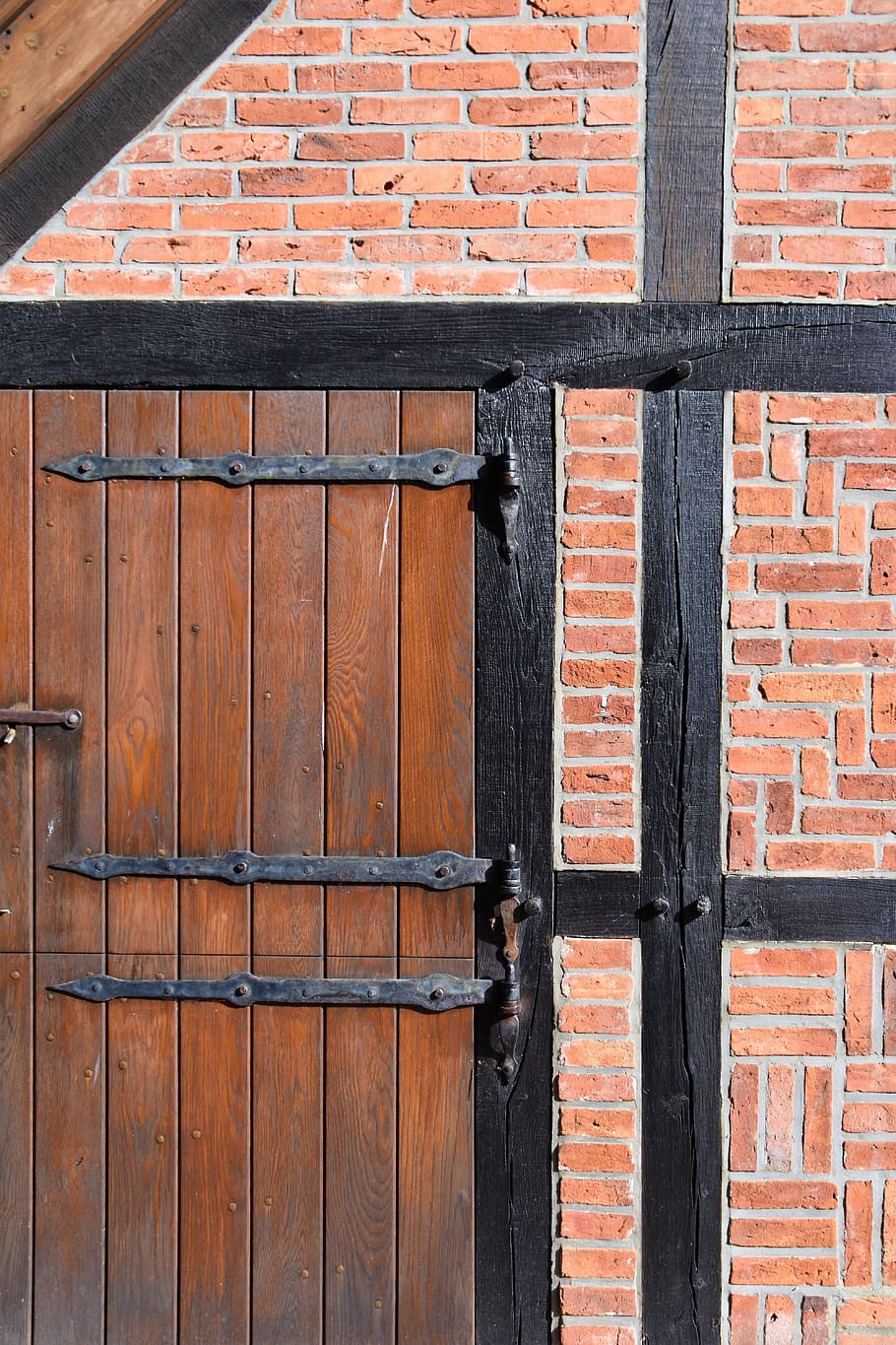 brown wooden door, brick, uetersen, langes tannen, gate, wall, HD wallpaper