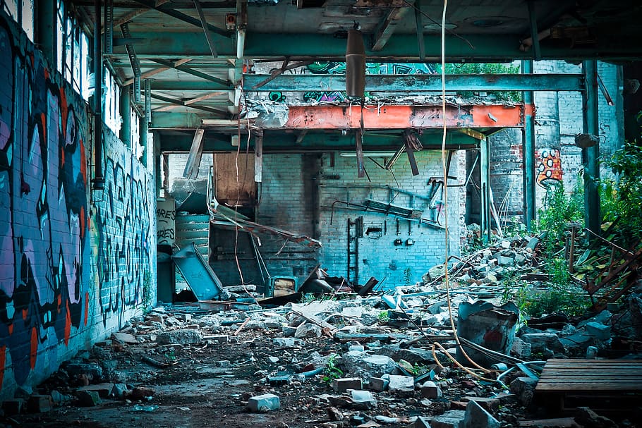 Abandon Concrete Building during Daytime, abandoned, dirty, graffiti HD wallpaper