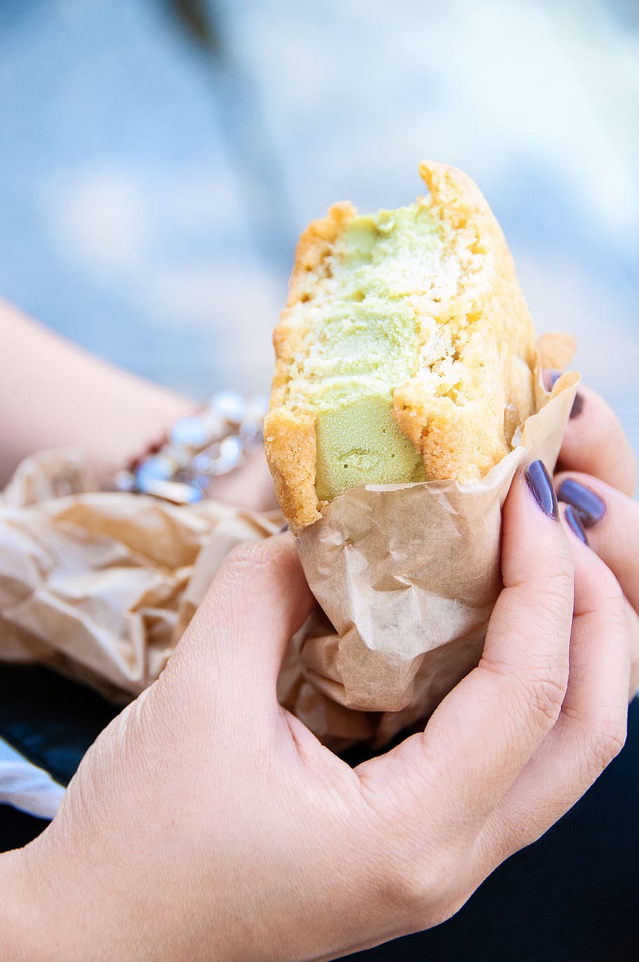 ice cream burger, human hand, holding, human body part, food and drink HD wallpaper