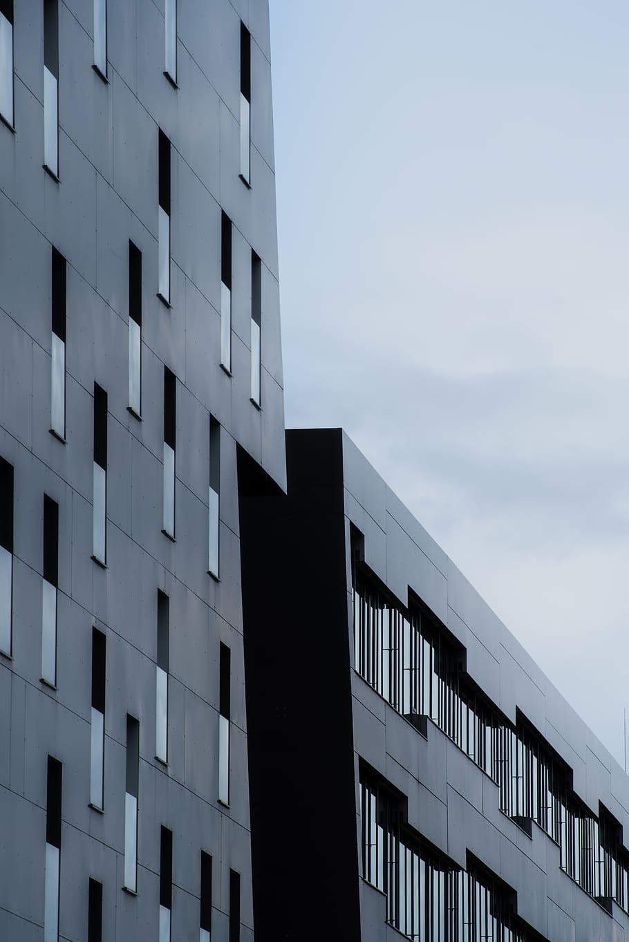 black concrete structure, building, city, urban, town, apartment building HD wallpaper