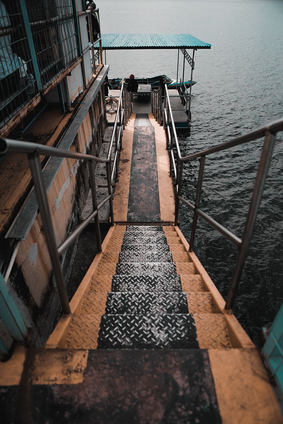 Metal Stairs , perspective, staircase, railing, architecture HD wallpaper