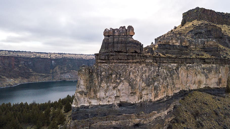 Rocky Mountain Top, cliffs, daylight, landscape, mountains, nature HD wallpaper