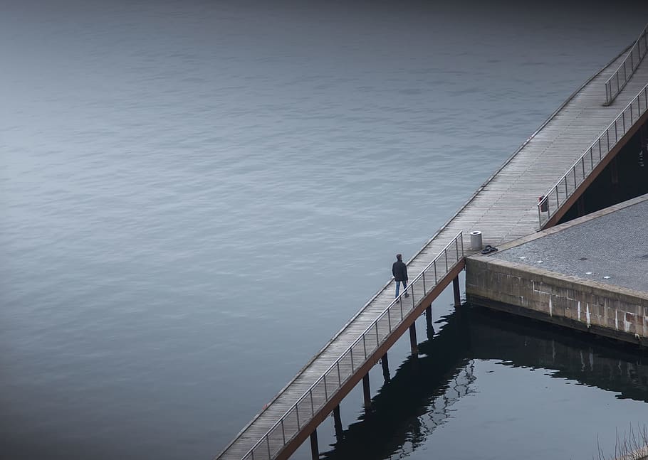bridges, docks, gray, men, sea, water, built structure, architecture HD wallpaper