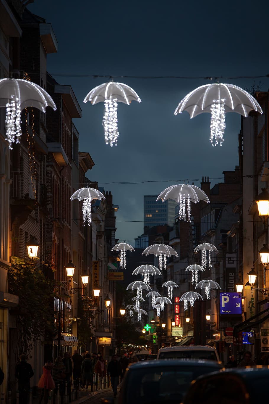 floating white umbrellas, building exterior, architecture, built structure HD wallpaper