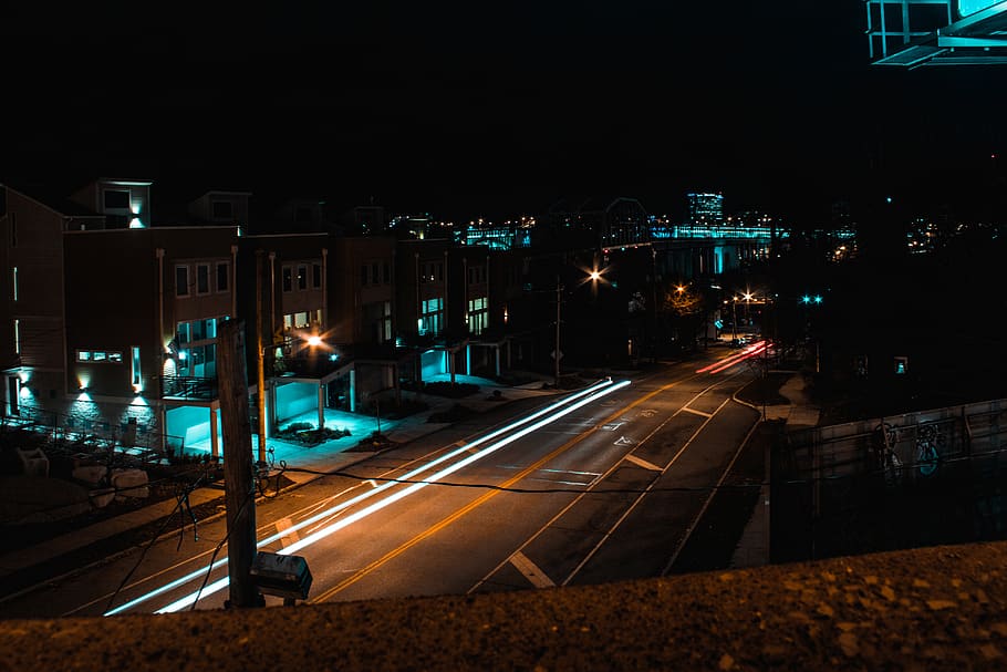 empty gray concrete road at nighttime, tarmac, asphalt, intersection HD wallpaper