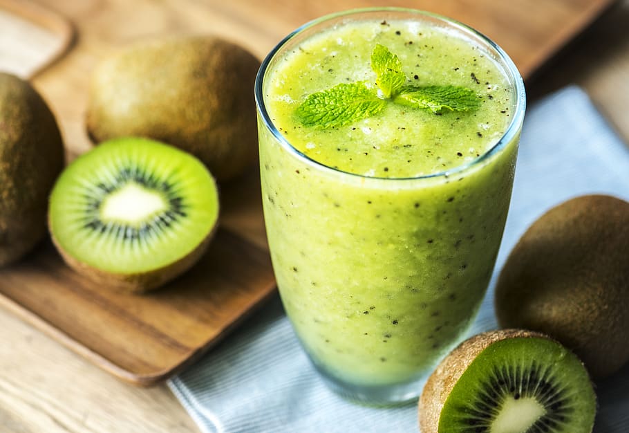 Kiwi Shake in Glass, antioxidant, beverage, blended, blur, close-up HD wallpaper