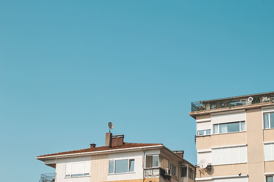 Low-angle Photography  of a Building Under Calm Blue Sky, apartment HD wallpaper