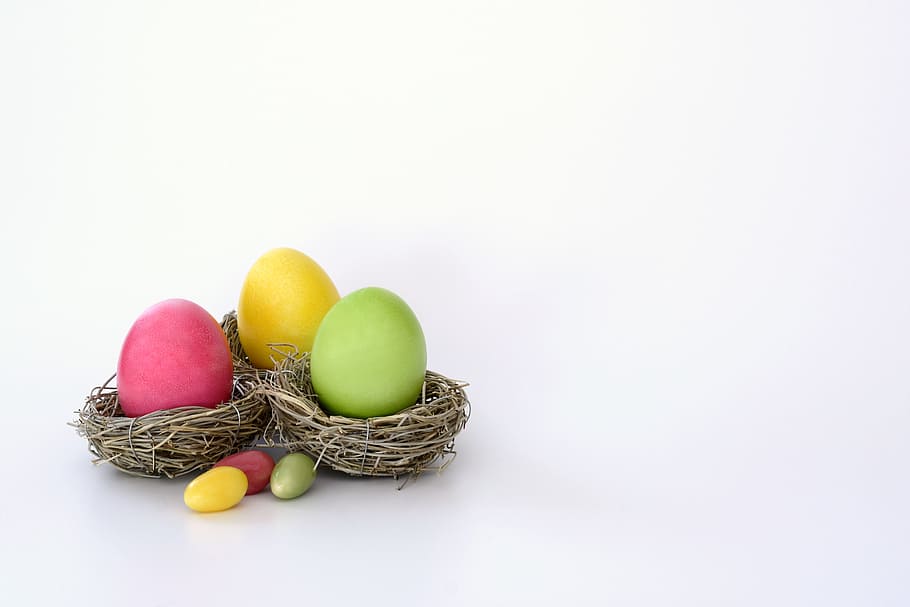Three Assorted-color Eggs, boiled eggs, bright, cheerful, colored HD wallpaper