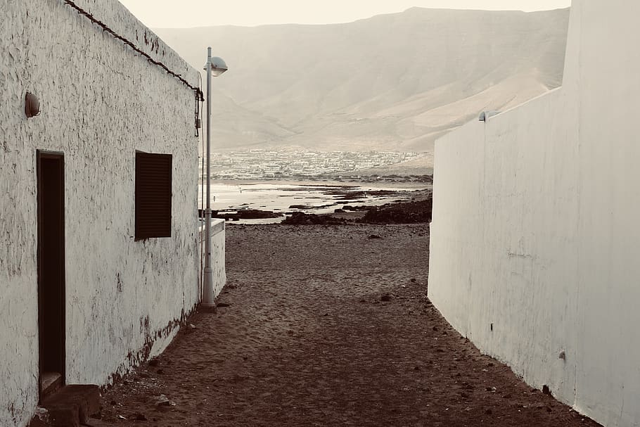 Nothing more house on sand. Фамара Дьедью. Famara.