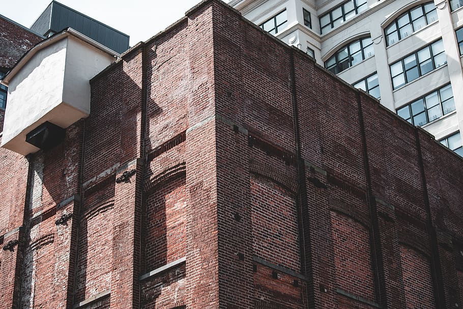 close-up photography of brown concrete building at daytime, brick, HD wallpaper