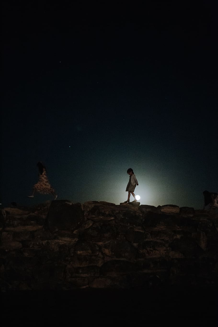 wander, explore, innocence, texas, night, dark, ouline, walking HD wallpaper