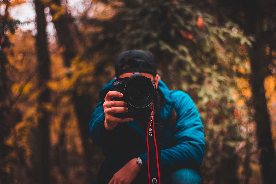 man holding camera taking picture, human, person, electronics HD wallpaper