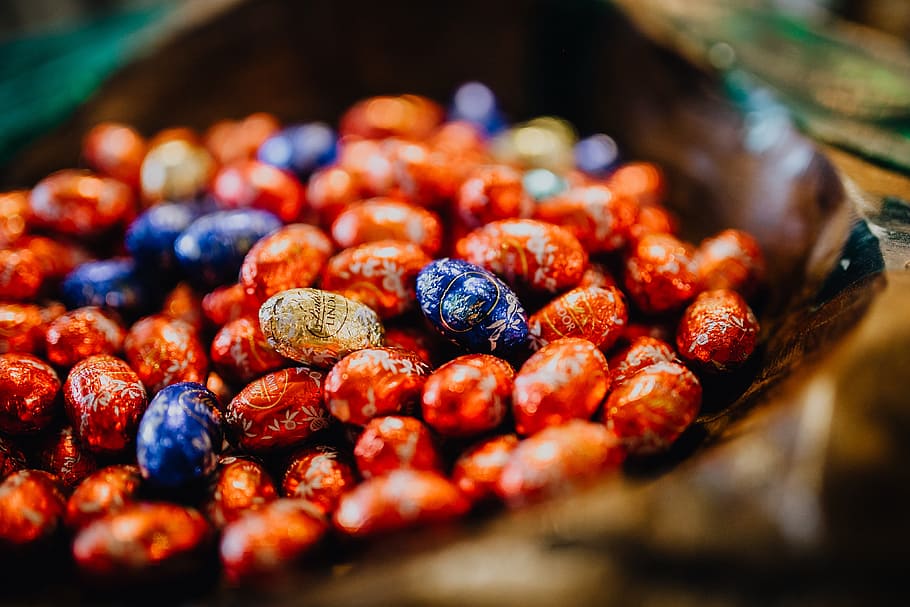 Solid Milk Chocolate Foil Easter Eggs, lindt, food and drink, HD wallpaper