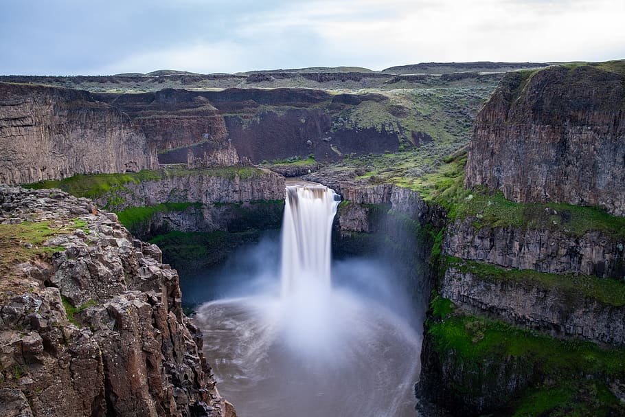 waterfalls beside mountain, outdoors, cliff, river, nature, palouse falls HD wallpaper