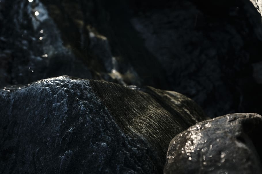dark, shadow, sun, rock, water, nature, texture, river, closeup HD wallpaper