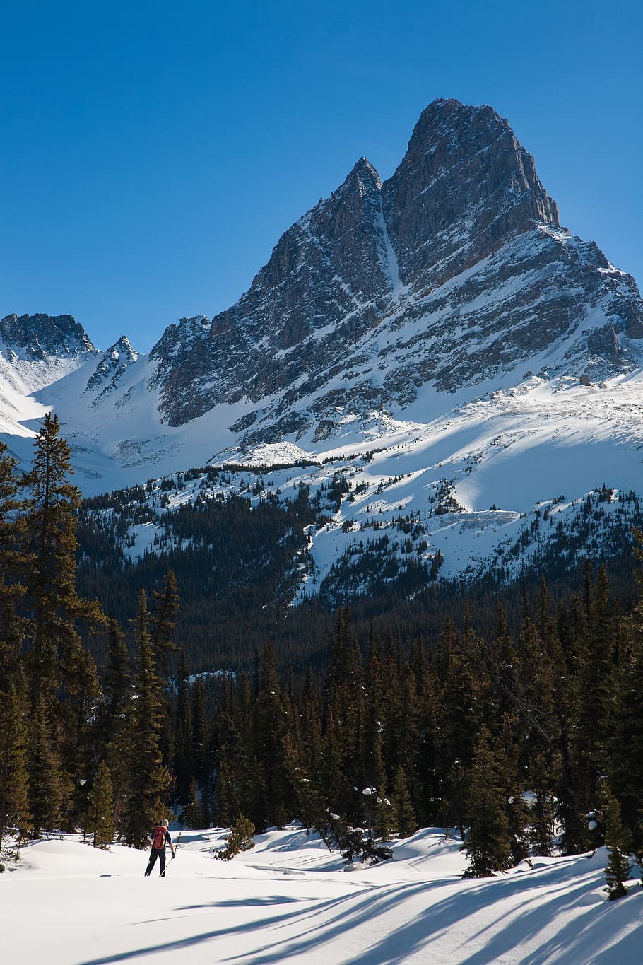 snow capped mountain, cold temperature, winter, beauty in nature HD wallpaper