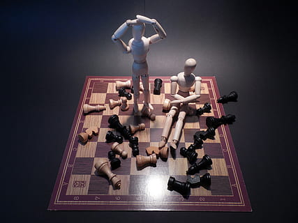 Two White Wooden Mannequins on Wooden Chess Board, board game HD wallpaper