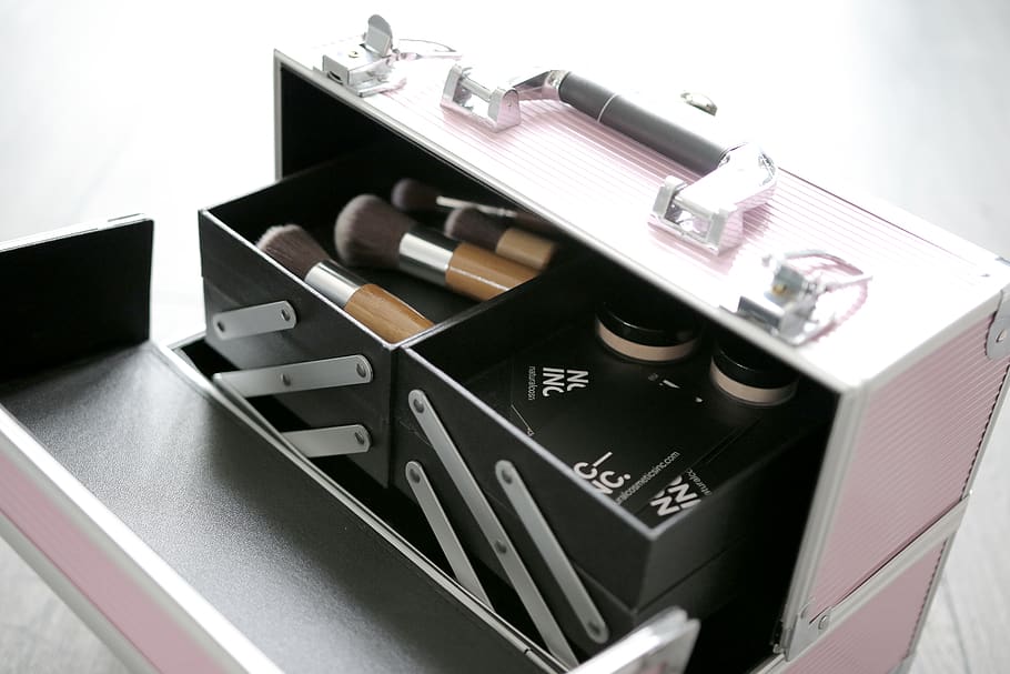 makeup, mineral makeup, makeup box, brushes, work, makeup artist HD wallpaper