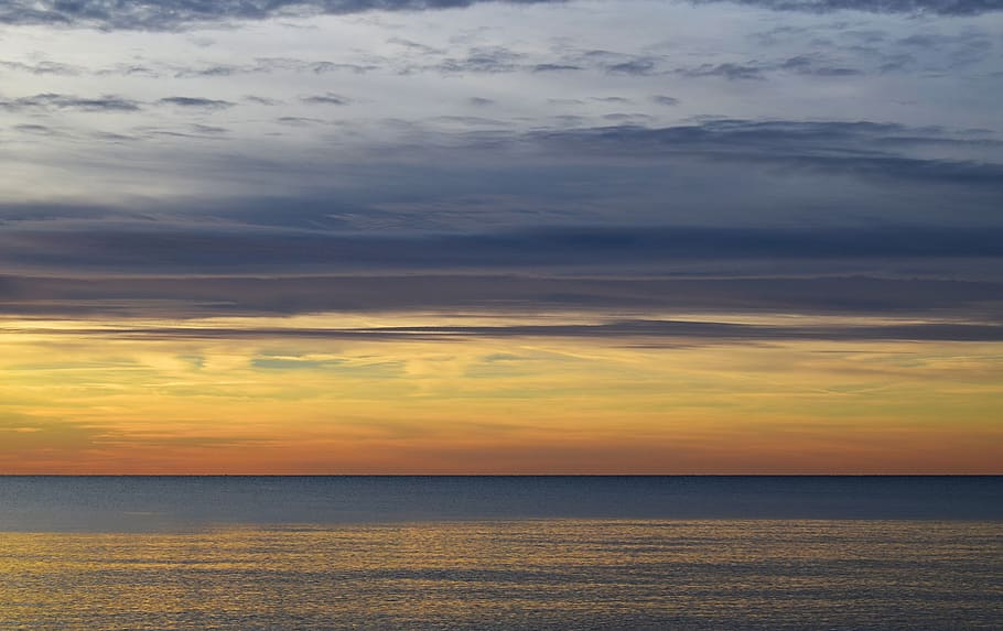 ocean during golden hour, nature, outdoors, sky, dusk, dawn, red sky HD wallpaper